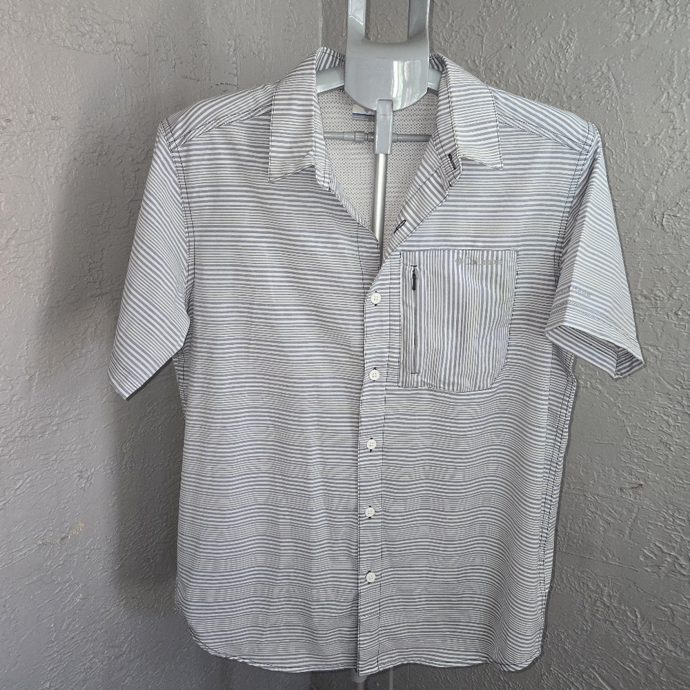 Men's Columbia Vented Striped Short Sleeve Button Down Shirt Medium Sport